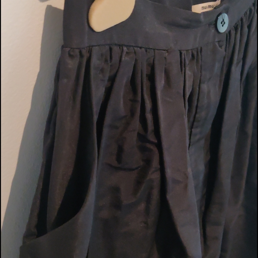 Midi Length Balloon style skirt - Picture 3 of 8